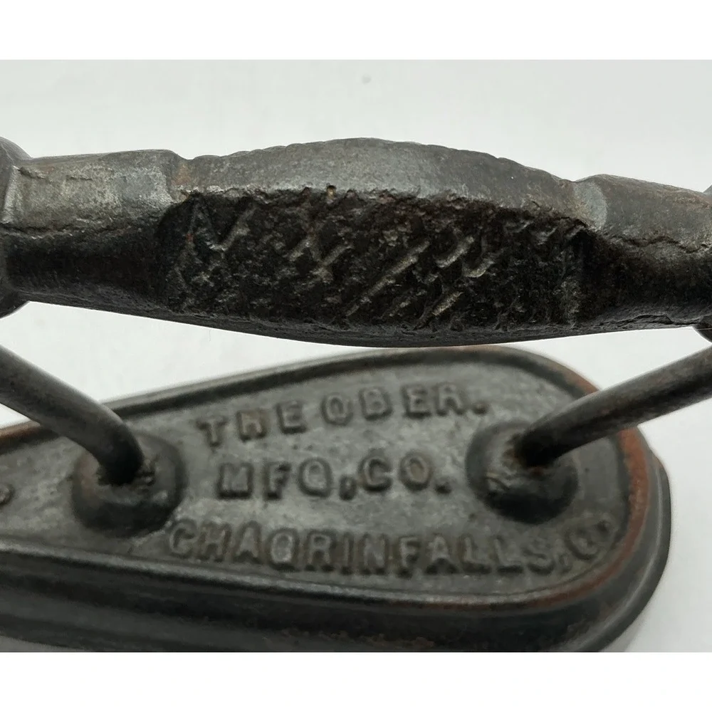 Antique Sleeve Iron,‎ Cast Iron The Ober Mfg Co. Chagrin Falls Ohio 